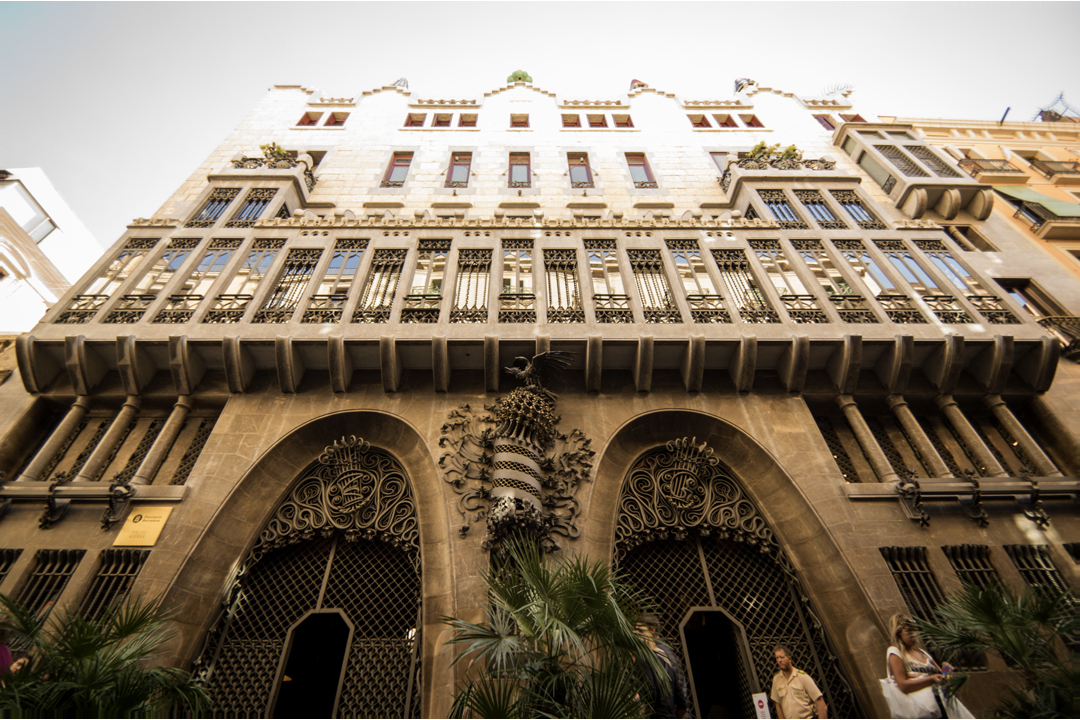 Le Palau Güell : un joyau de l’oeuvre de Gaudí à découvrir gratuitement pour la Mercé !